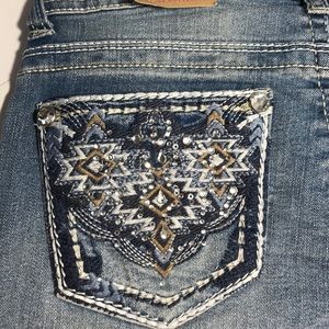 Wallflower Jean capris Distressed acid wash size 0